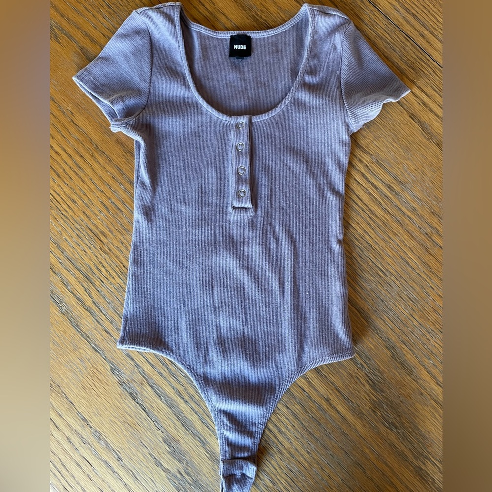 Nude Short Sleeve Body Suit Ribbed Size Small